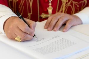 León XIV lanza la primera doctrina católica sobre IA: no es neutra, hay que desarmarla y el poder tecnológico concentrado en pocas manos es una amenaza moral