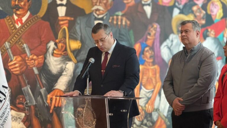 Andres Aguilera Martínez y José Ramón Amieva Gálvez
