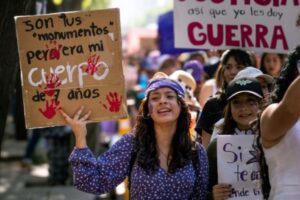 Ocho de cada diez asesinatos de mujeres no se investigan como feminicidio: el dato que define a la nueva ley