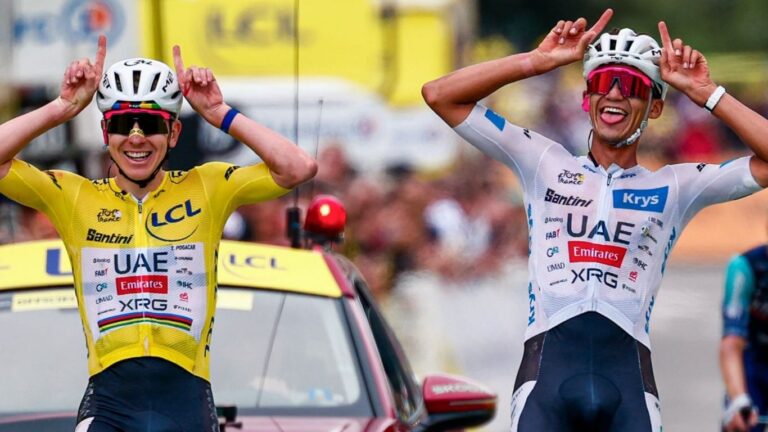 Tadej Pogaçar Pogi e Isaac del Toro Torito Fotografía Facebook UAETEAMEMIRATES.
